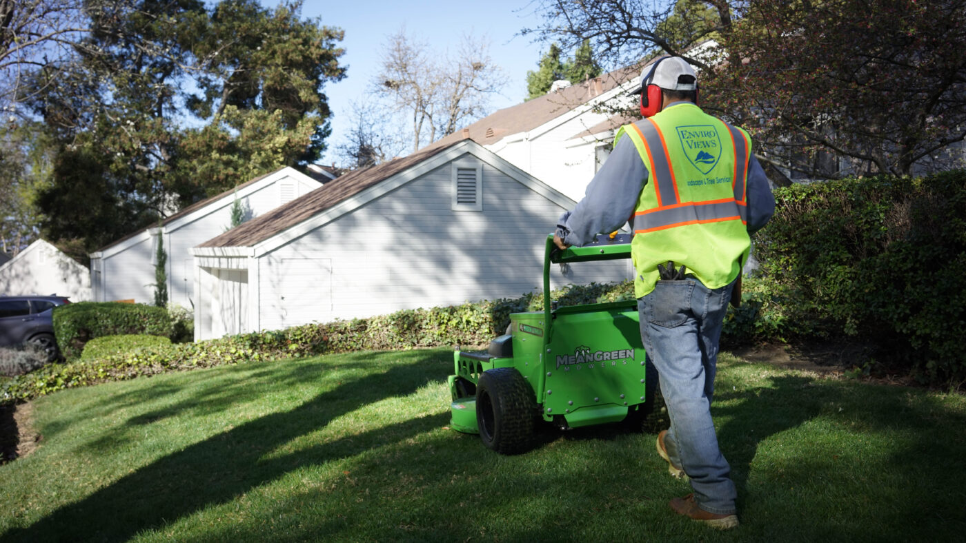 enviro-views-landscape-battery-powered-mobile-charging-trailer