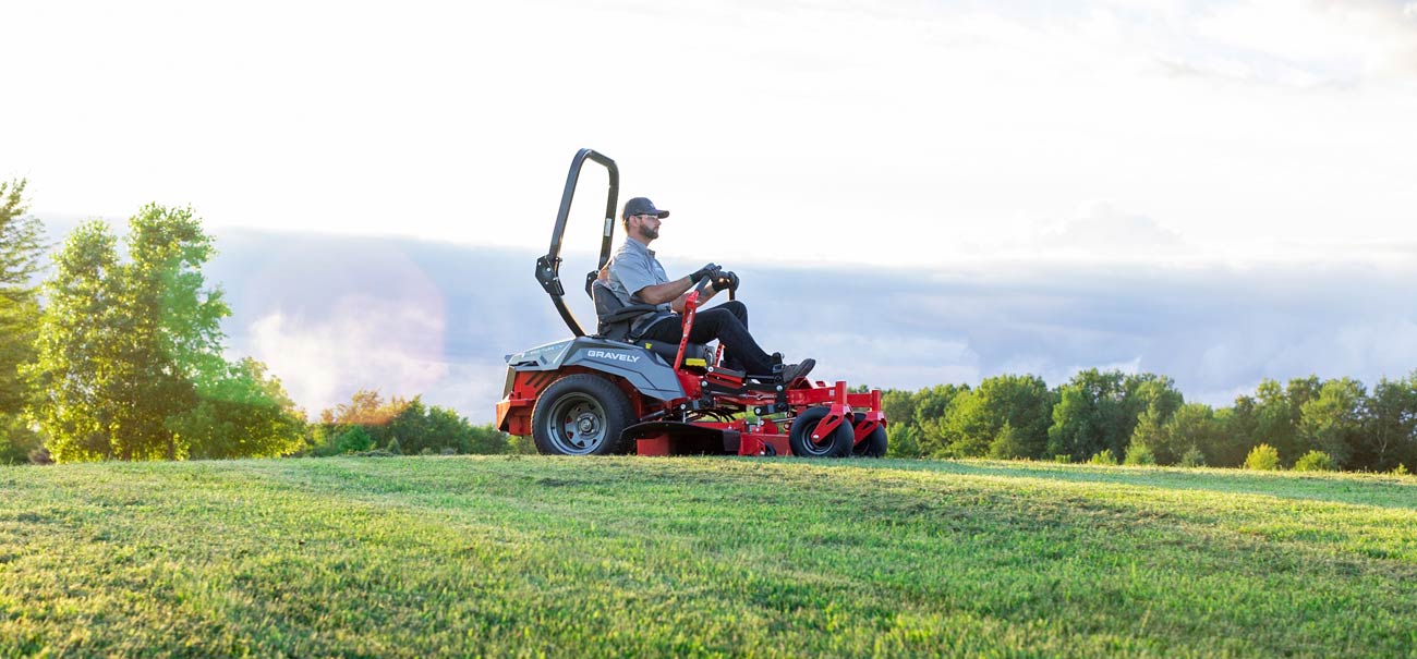 gravely-proturn-ev-battery-powered-lawn-mower