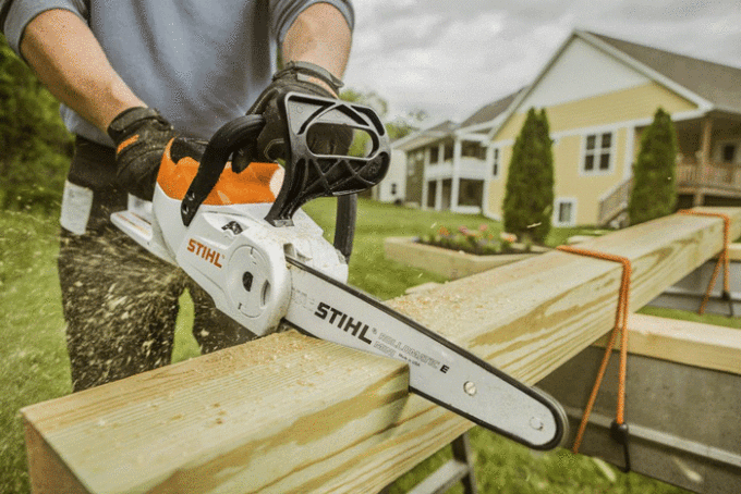 stihl-ms120-battery-powered-chainsaw